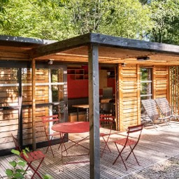 Gagnez : 1 bon pour 2 nuits dans l’hébergement de votre choix (jusqu’à 5 personnes) dans l’un des 3 campings Huttopia de Bourgogne-Franche-Comté