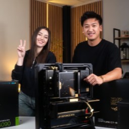 1 lot composé d'un setup gamer GR20 et d'une chaise Destrier (14.300€)
